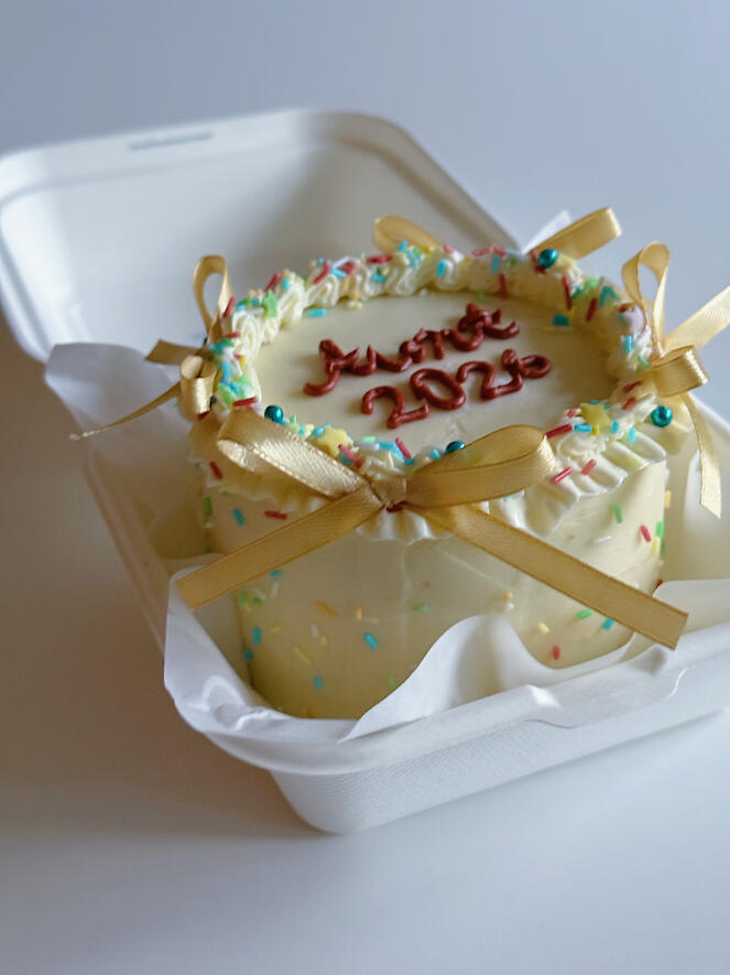 vintage bento birthday cake