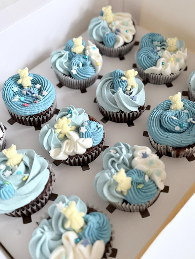 blue baby shower cupcakes
